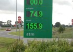 petrol_107517_02.jpg
