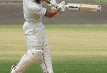 Eagles pick on Bear flesh