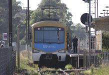 Andrews vows to ease commute