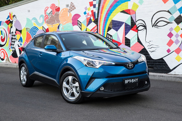 ToyotaCHR_165455_01.jpg
