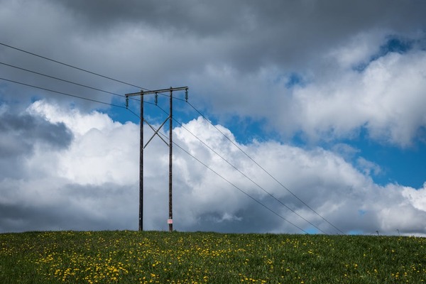 Powerpoles_166832_01.jpeg