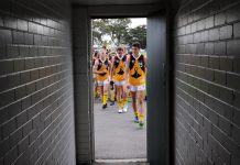 Oscar leads from the front