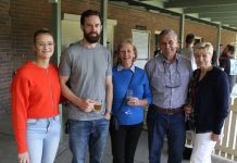 The Yabbies stand together