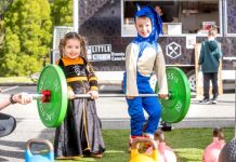 Colourful Cockatoo market