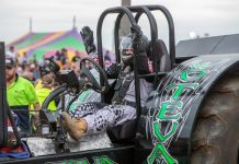 Tractors pull in thousands