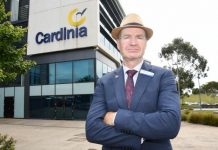 Cr Ross breaks with council over lamps removal