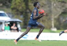 Ex-AFL talent shows Wickers how it’s done