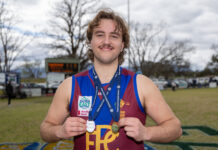 Best-on De Bono boots seven to cap off incredible season