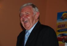 Pakenham loses iconic paperboy