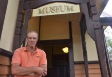 Former mayor banned for angry free speech outburst