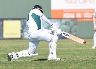 Officer sneaks by Bombers