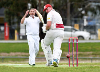 Hussey turns back the clock