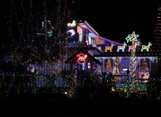 Special prize for best Christmas lights in Berwick, says Cr Scott Dowling