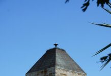 Pause a minute to remember