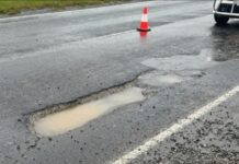 Nar Nar Goon pothole causes road chaos